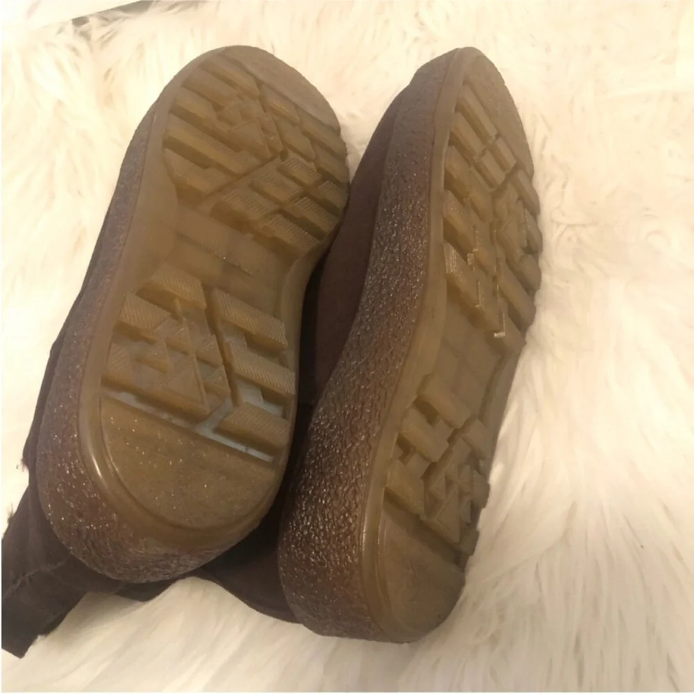 NWT The Toasty Chelsea Boot Pull On Boots in Suede Dark Coffee